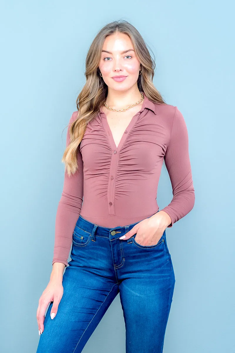 Long Sleeve Ruched Button Down Bodysuit with Notch Collar* (Q1PP17K0T0A)